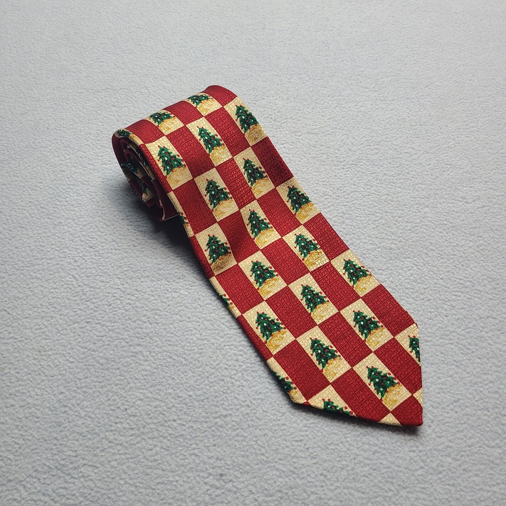 Cape Cod Neckwear Silk Tie Mens OS Red Cream Excellent Christmas Tree Checkered